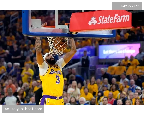 安东尼·戴维斯比上季更靠低位单打，提升湖人终结率