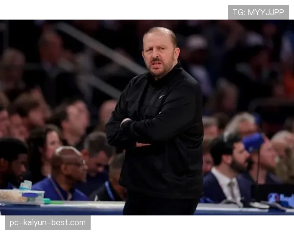 哈利伯顿无球跑动牵制防线，组织效率领跑后卫