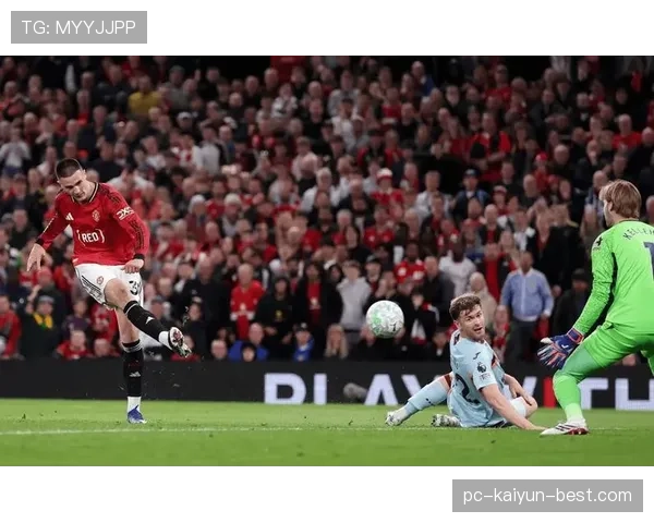 曼联阵容问题显现，当前赛季表现受限，对竞争格局带来变化